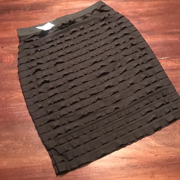 Banana Republic Factory Dresses & Skirts - Ruffled Pencil Skirt